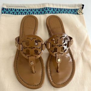 Tory Burch Miller tan patent leather flat sandals size 6.5